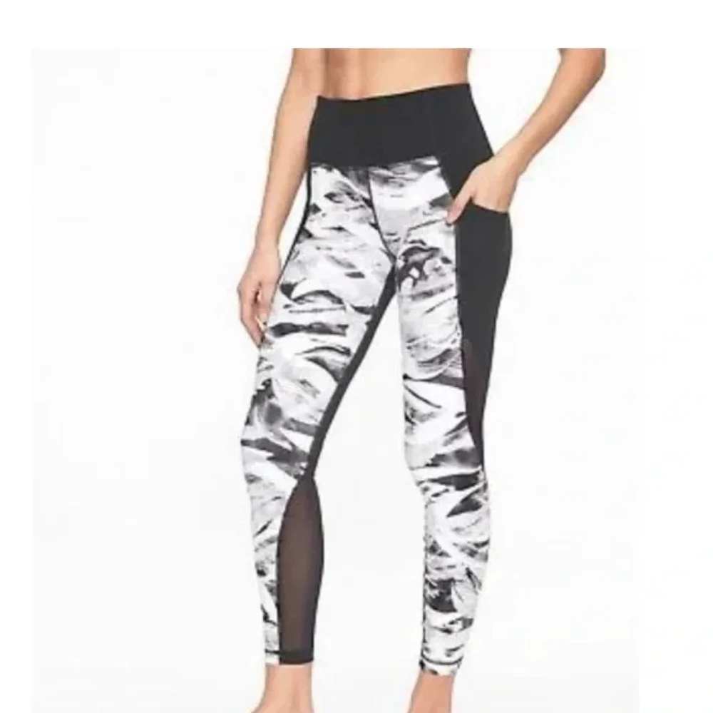 Athleta,Black and White Women's Leggings,Size M.
